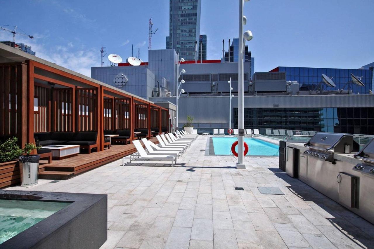 Bright Condo In The Heart Of Торонто Экстерьер фото